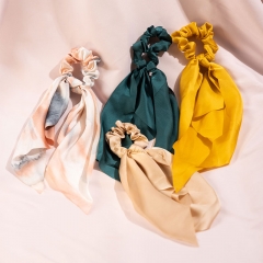 Daily Essential Beauty Scrunchie - BEA023