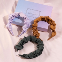 Daily Essential Beauty Scrunchie - BEA019
