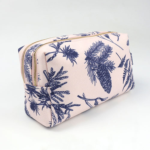 Most popular travel cosmetic bag styles in 2025