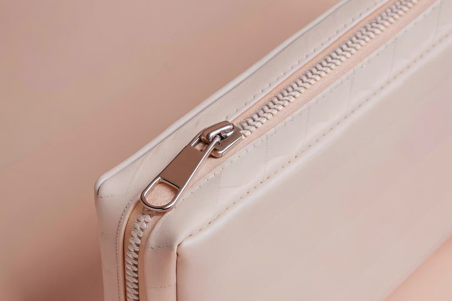 Choosing Quality Zippers, Linings, and Hardware Choosing Quality Zippers, Linings, and Hardware